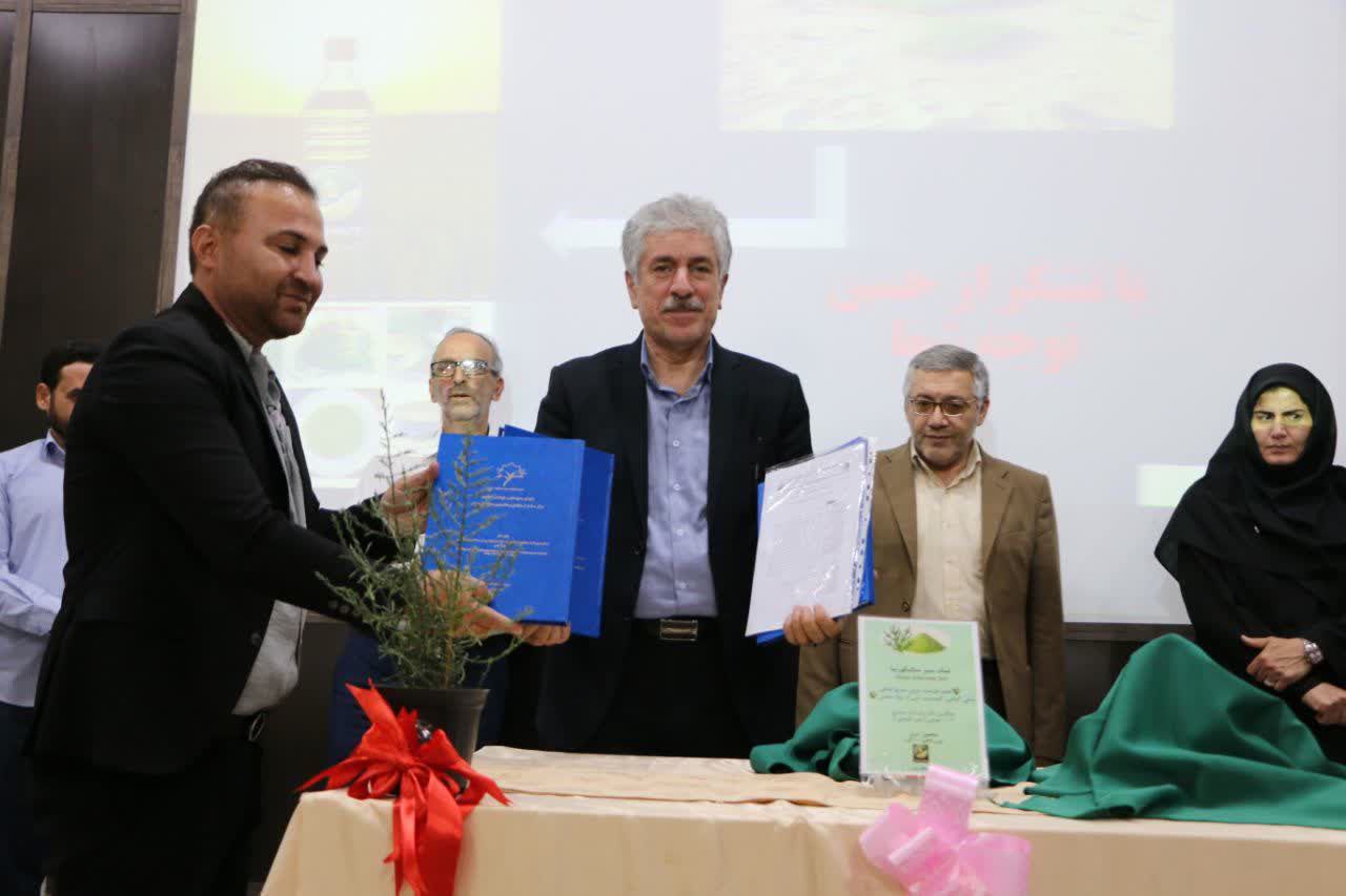 رونمایی از محصولات سالیکورنیا در زنجان/ تحولی در کشاورزی مقاوم به شوری