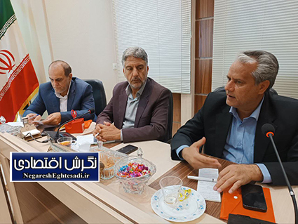 خاک در ایران به دلیل شرایط اقلیمی تجدیدناپذیر است